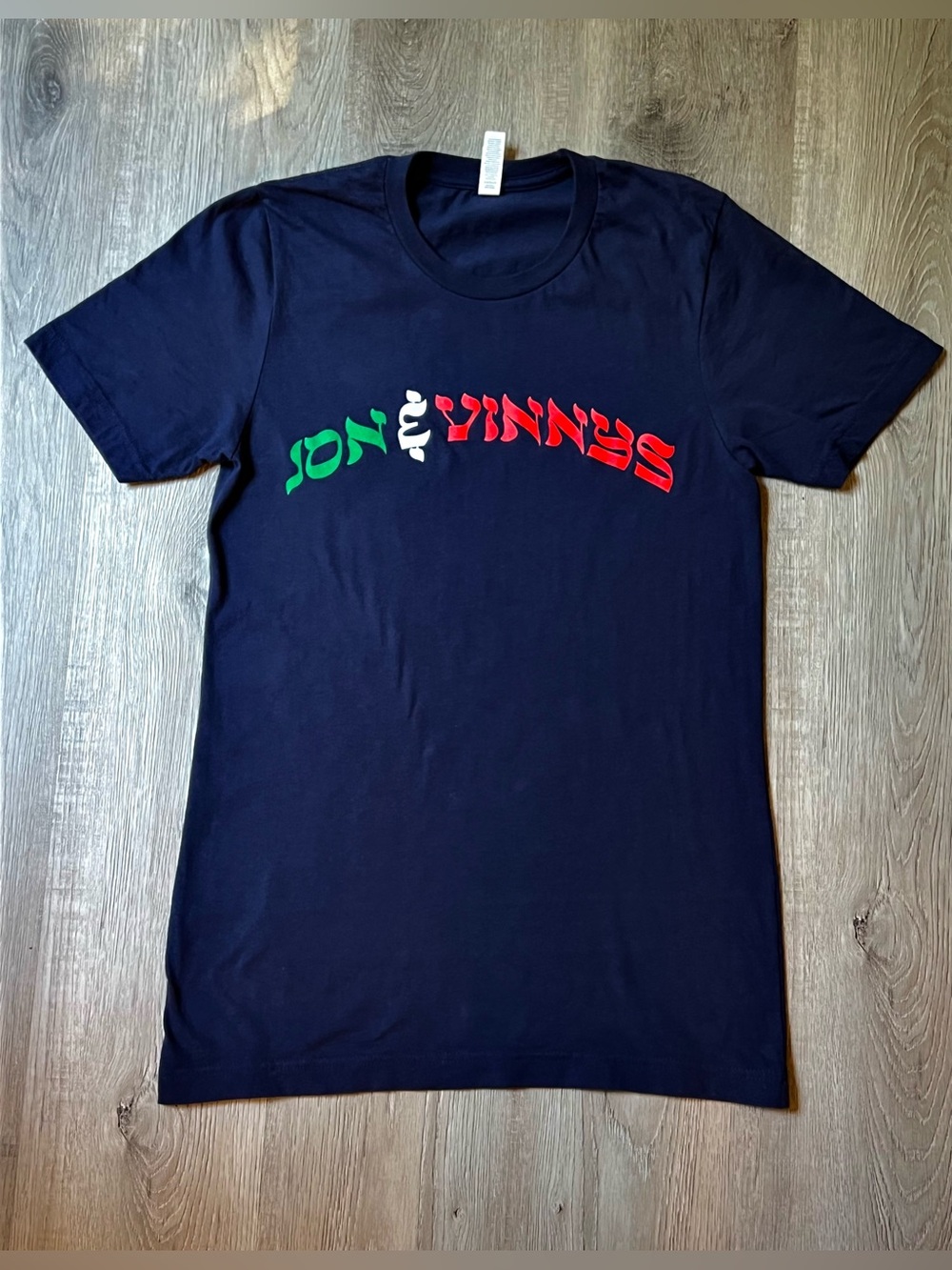 Jon & Vinny’s World Famous Italian Restaurant & Pizzeria Tee Size S.